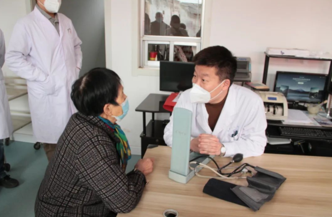 洪洞县医疗集团积极开展“千名医师下基层、提升基层救治能力”巡回医疗工作
