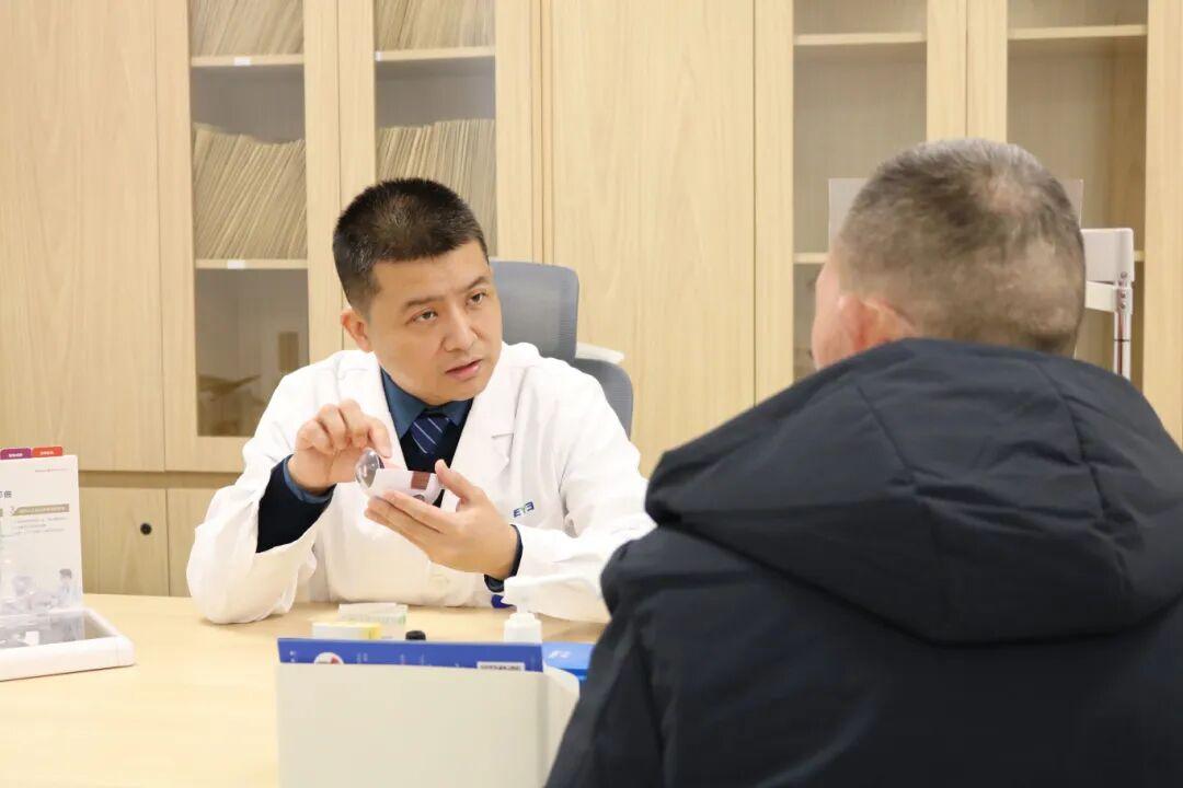 眼底“守光人”赵斌：以精微之术，守眼底光明(图7)